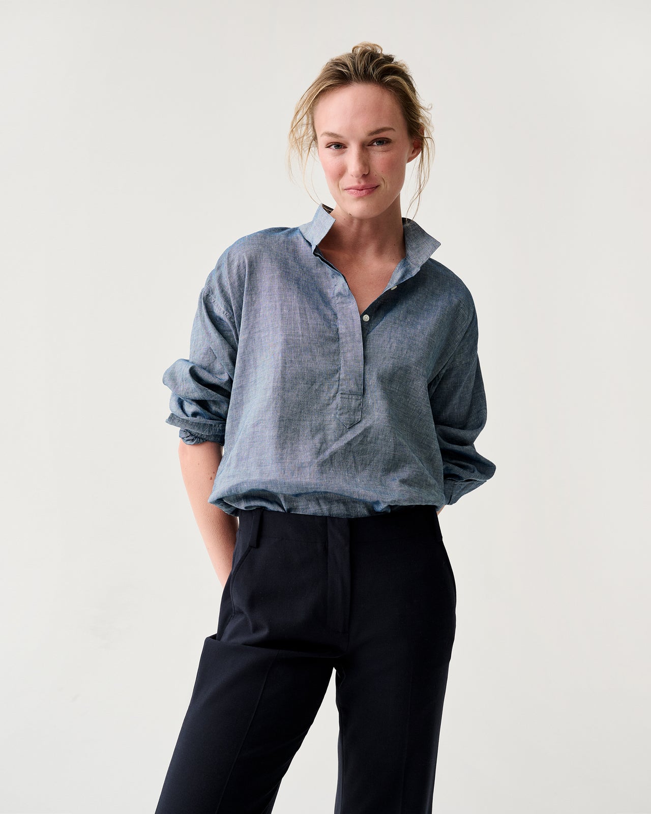 Frankie Cropped Pant in Navy Bi-Stretch Tropical Wool