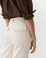 Load image into Gallery viewer, Camille Patch-Pocket Jean in Natural Stretch Denim