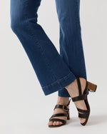 Load image into Gallery viewer, Square-Toe Block Heel in Dark Brown Leather