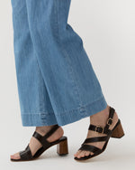 Load image into Gallery viewer, Frankie Cropped Pant in 7-Year Indigo Lightweight Denim