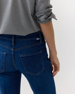 Load image into Gallery viewer, The Mid Rise Rambler Zip Flood Jean in Pinkies Up