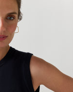 Load image into Gallery viewer, Square Hoop Earrings in Gold