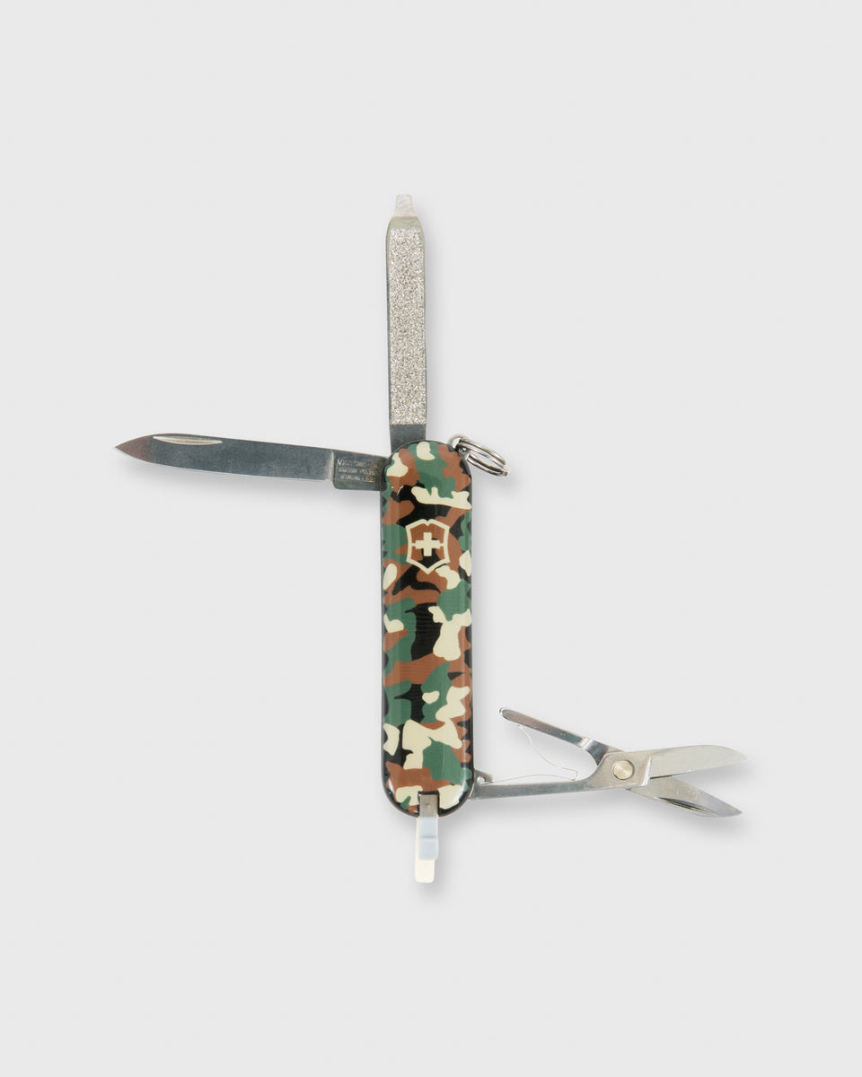 Victorinox Swiss Army Classic Pocket Knife