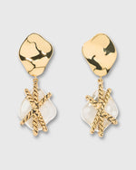 Load image into Gallery viewer, Mycene Boucles D&#39;Oreilles Earrings in Gold

