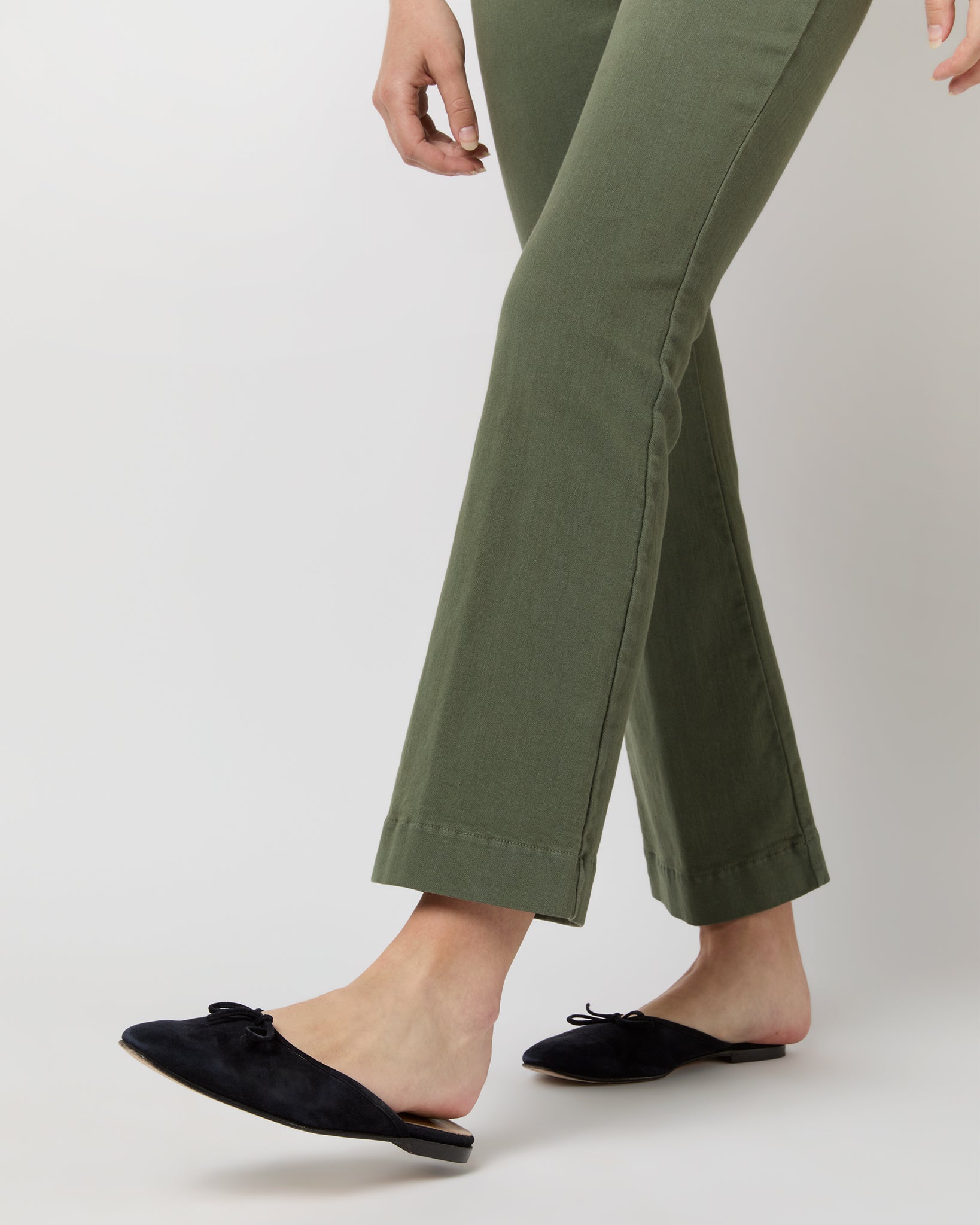 Faye Flare Cropped Pant in Olive Garment-Dyed Stretch Twill
