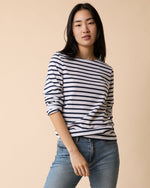 Load image into Gallery viewer, Modern Minquiers Tee in Neige/Marine Stripe
