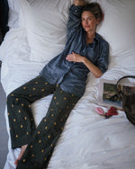 Load image into Gallery viewer, Boyfriend Shirt in Indigo Cotolino Chambray
