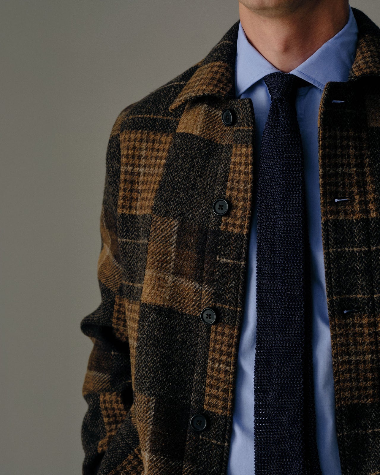 Spread Collar Dress Shirt in Blue End-On-End