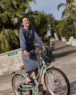 Load image into Gallery viewer, Low Carina Espadrille in Navy Canvas
