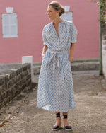 Load image into Gallery viewer, Low Carina Espadrille in Navy Canvas
