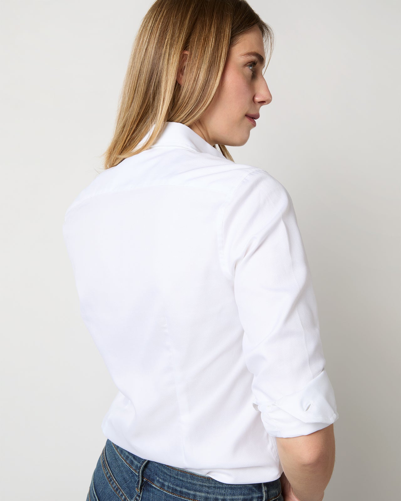 Icon Spread Shirt in White Roxford