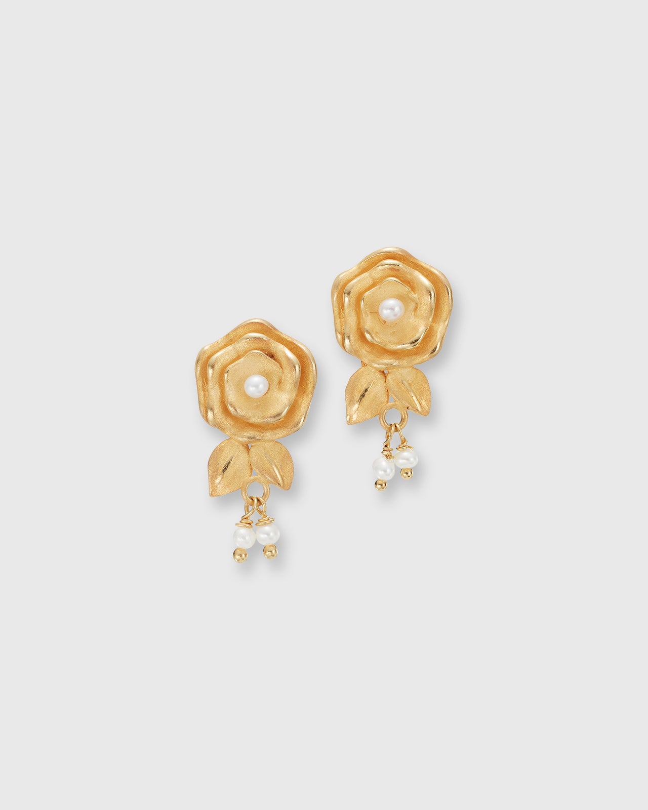 The Spritz Earrings in Gold/Pearls