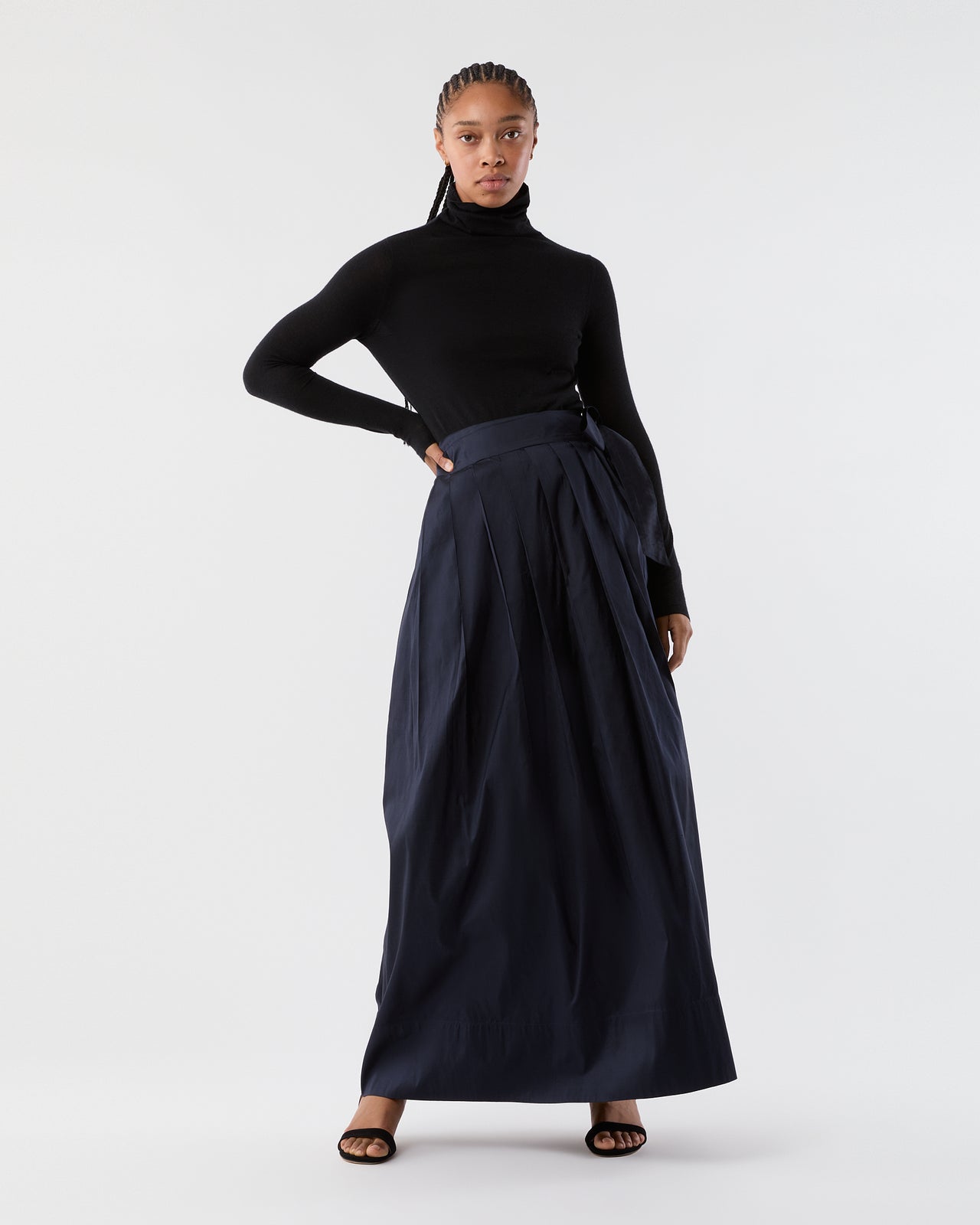 Superfine Funnel-Neck Sweater in Black Cashmere