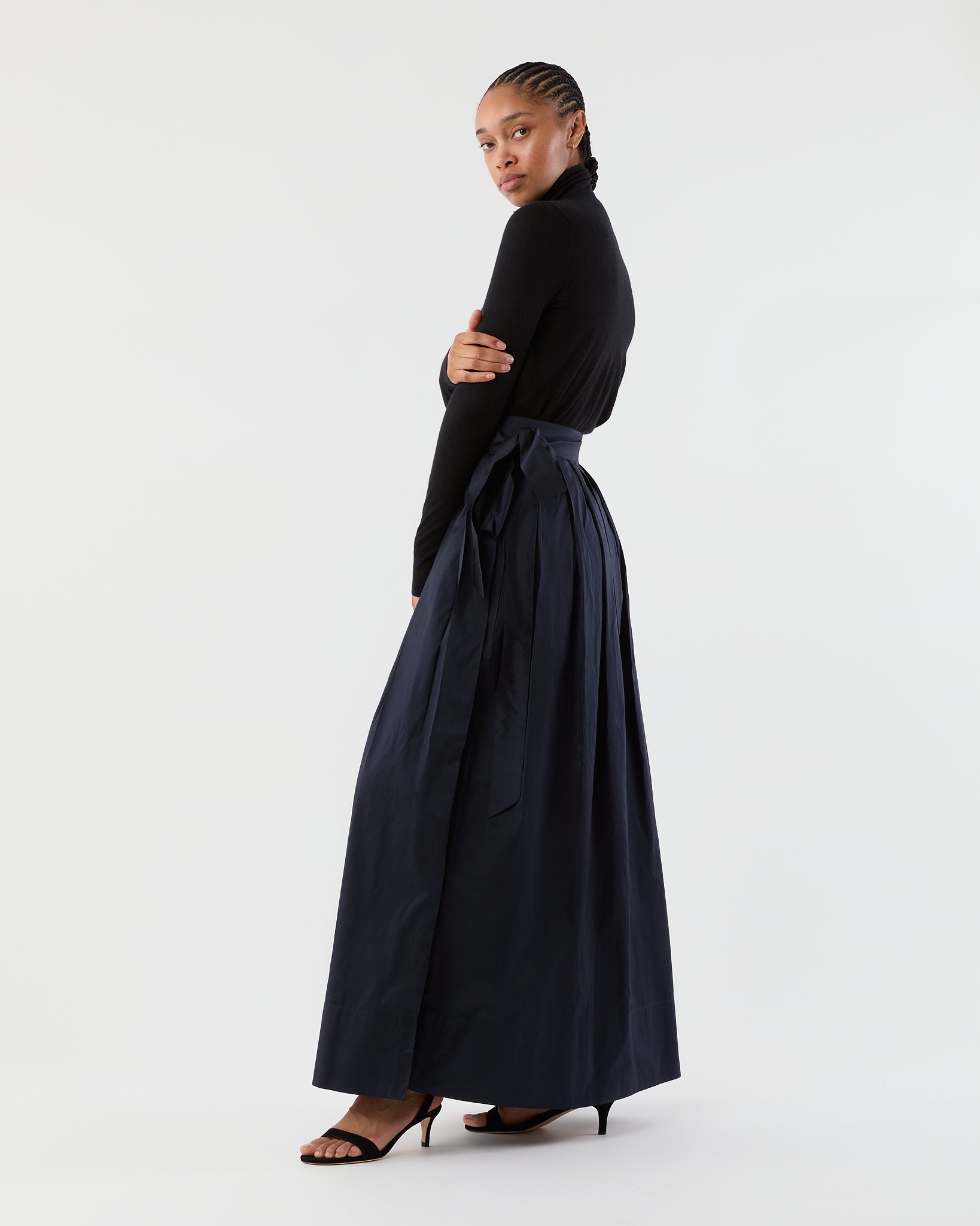 Superfine Funnel-Neck Sweater in Black Cashmere