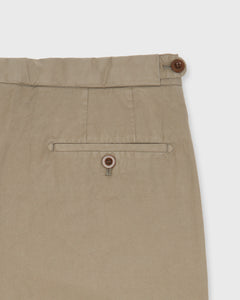 Garment-Dyed Pleated Sport Trouser in Mushroom AP Twill