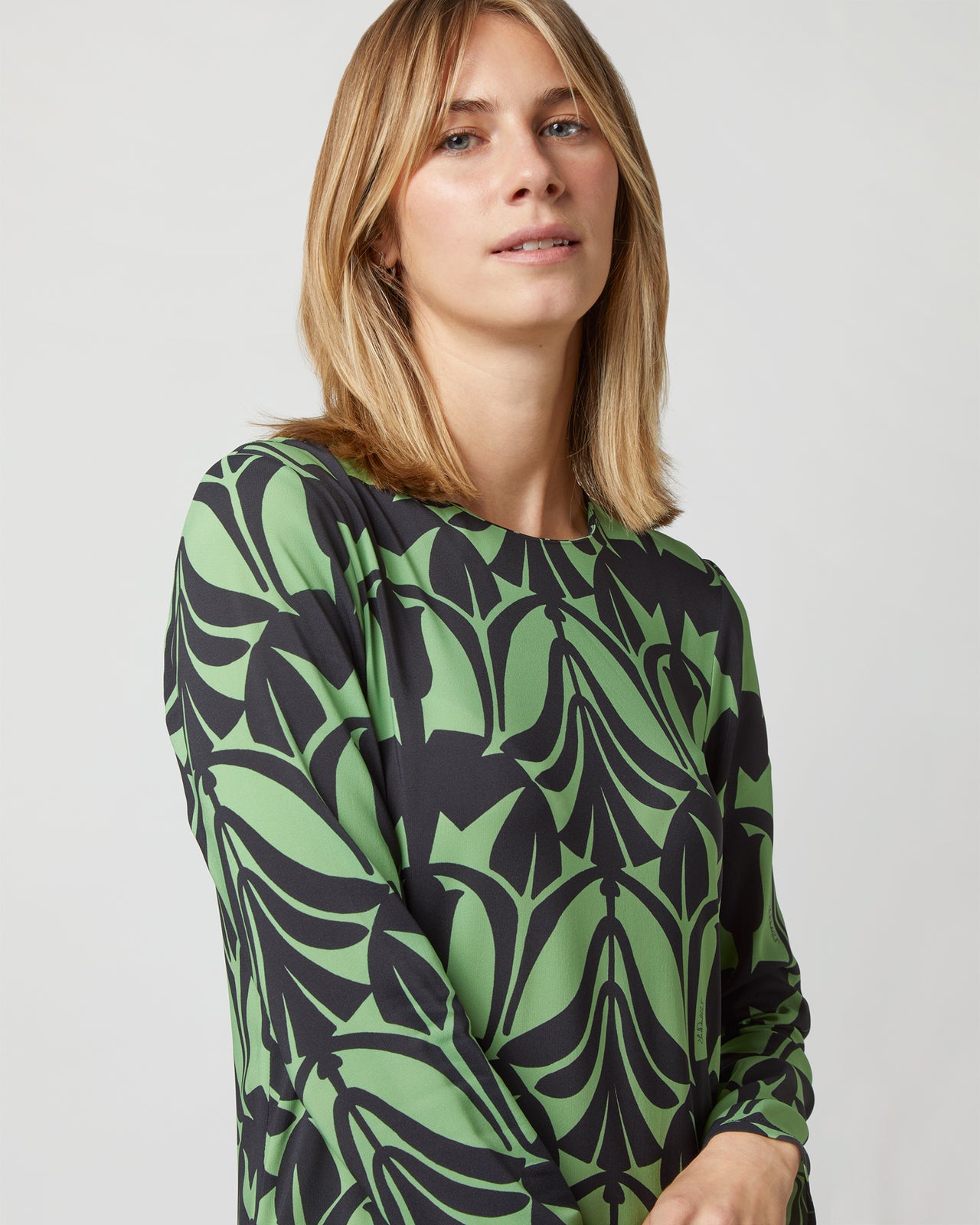 Long Sleeve Swing Dress in Papyrus Green Sablé