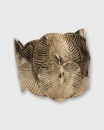 Load image into Gallery viewer, Eucalyptus Leaves Cuff in Tumbaga
