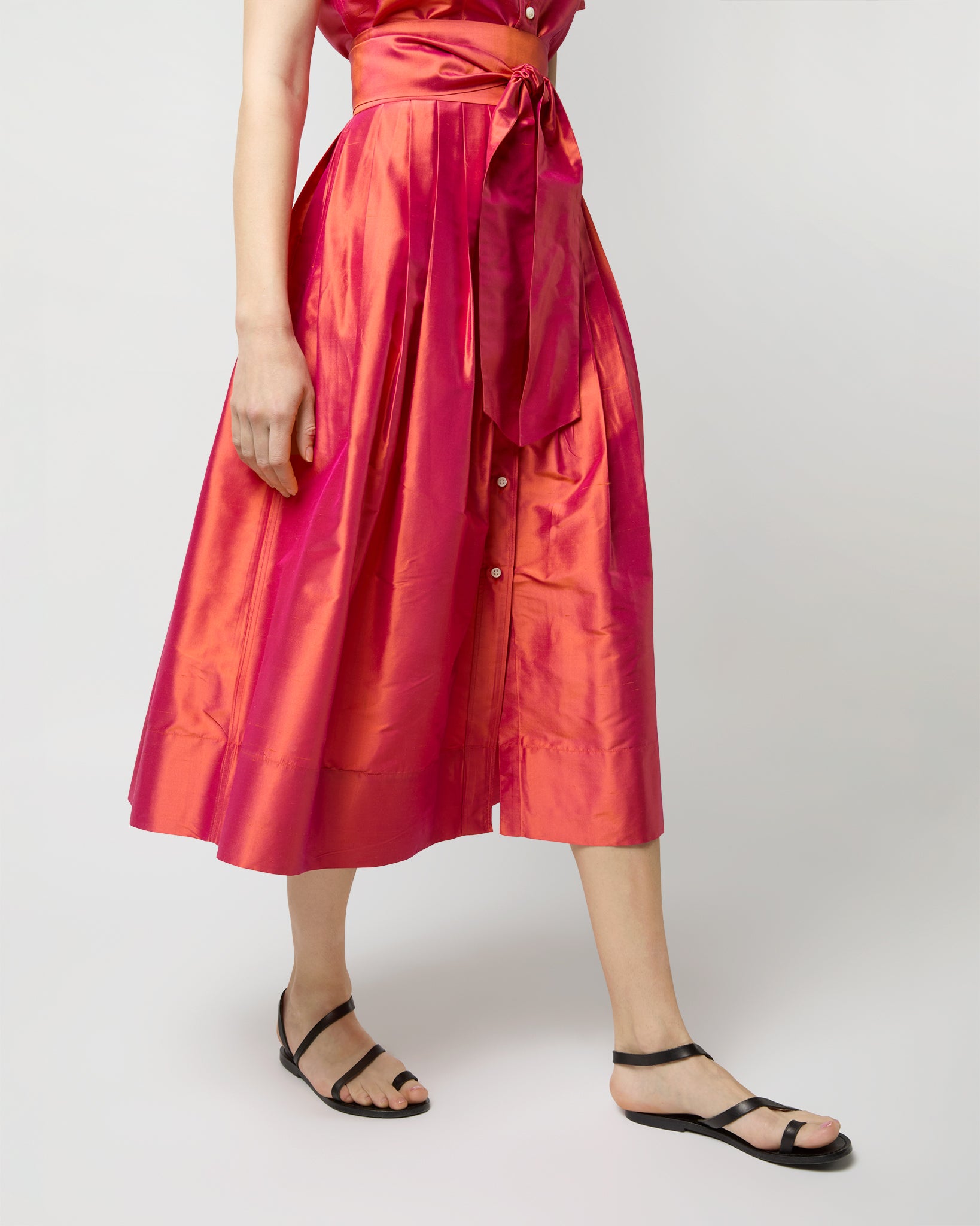 Short-Sleeved Classic Shirtwaist Dress in Tomato Iridescent Silk Shantung