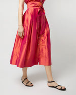 Load image into Gallery viewer, Short-Sleeved Classic Shirtwaist Dress in Tomato Iridescent Silk Shantung

