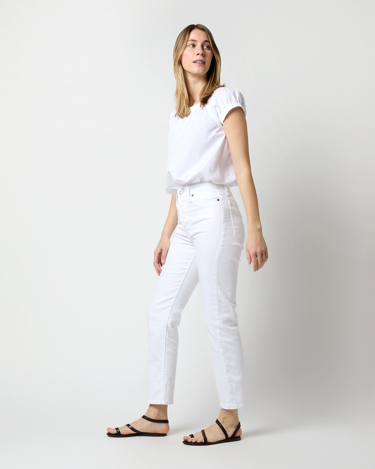 Wedgie Straight Jean in Naturally Good