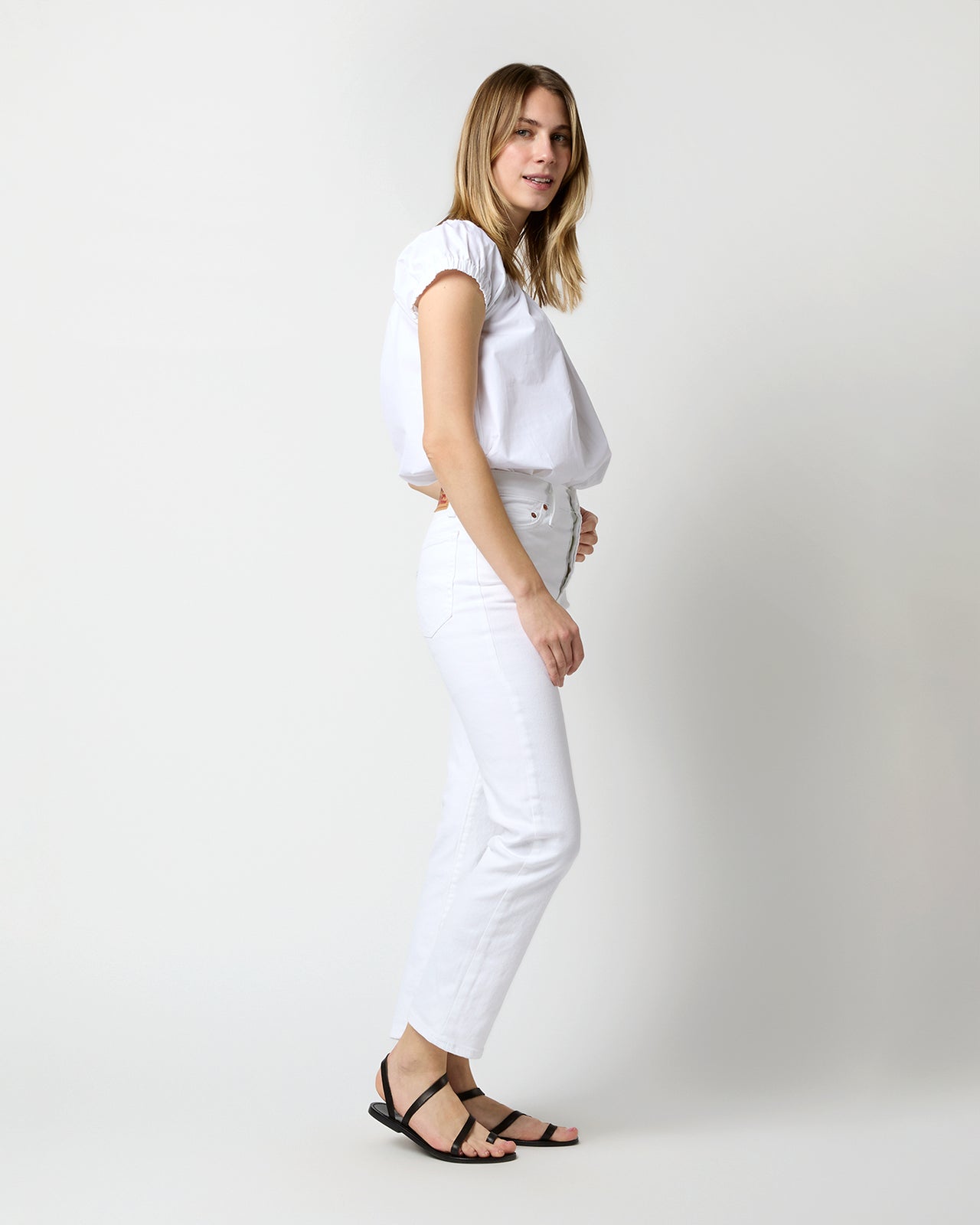 Wedgie Straight Jean in Naturally Good