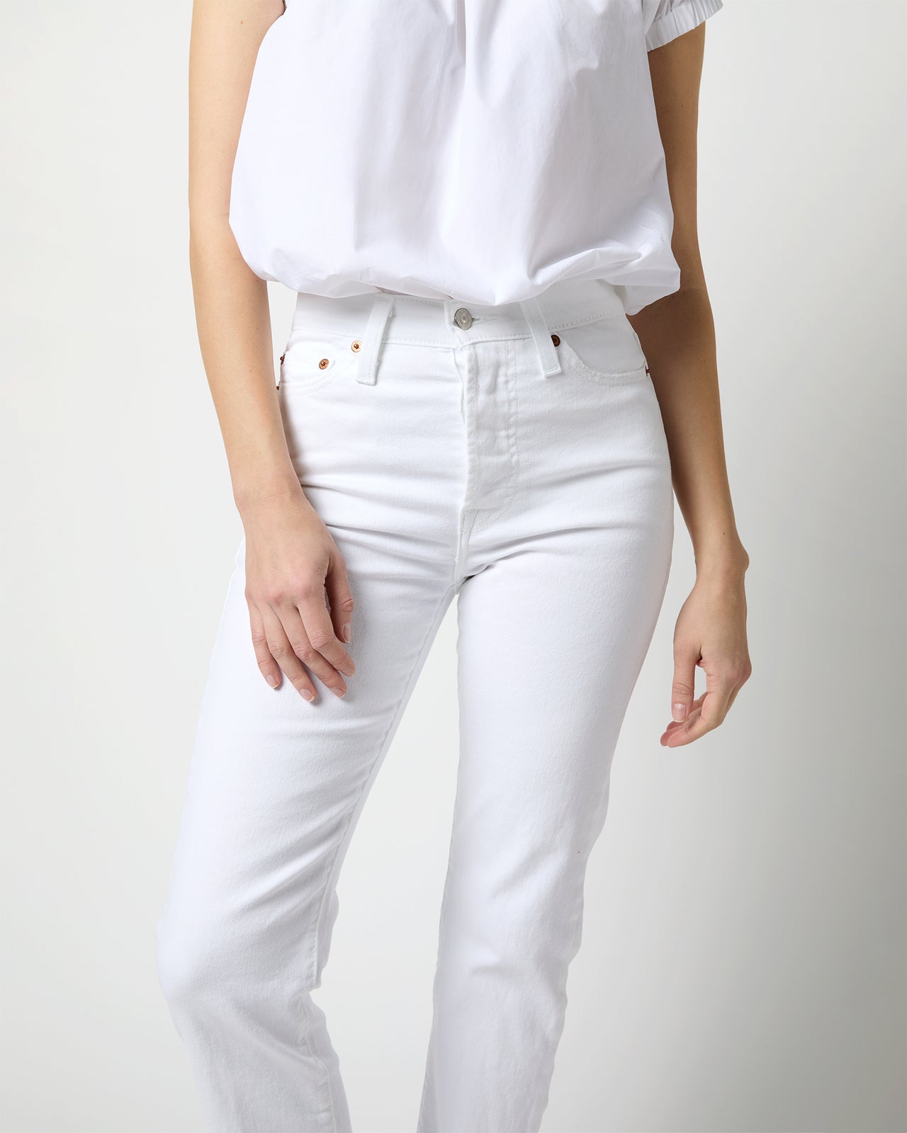 Wedgie Straight Jean in Naturally Good