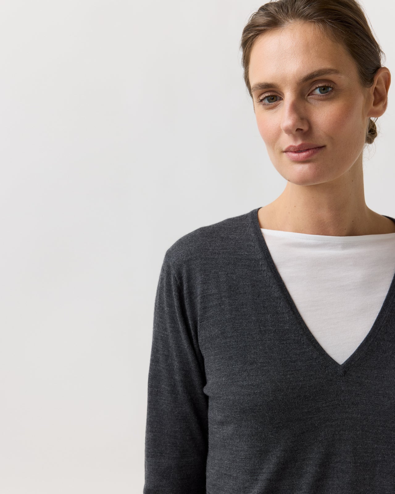 Kate V-Neck Sweater in Heather Charcoal Escorial Wool