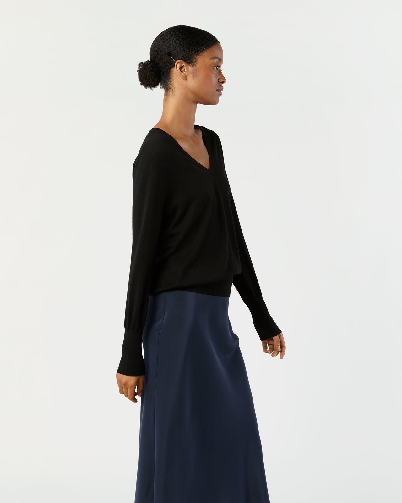 Kate V-Neck Sweater in Black Escorial Wool