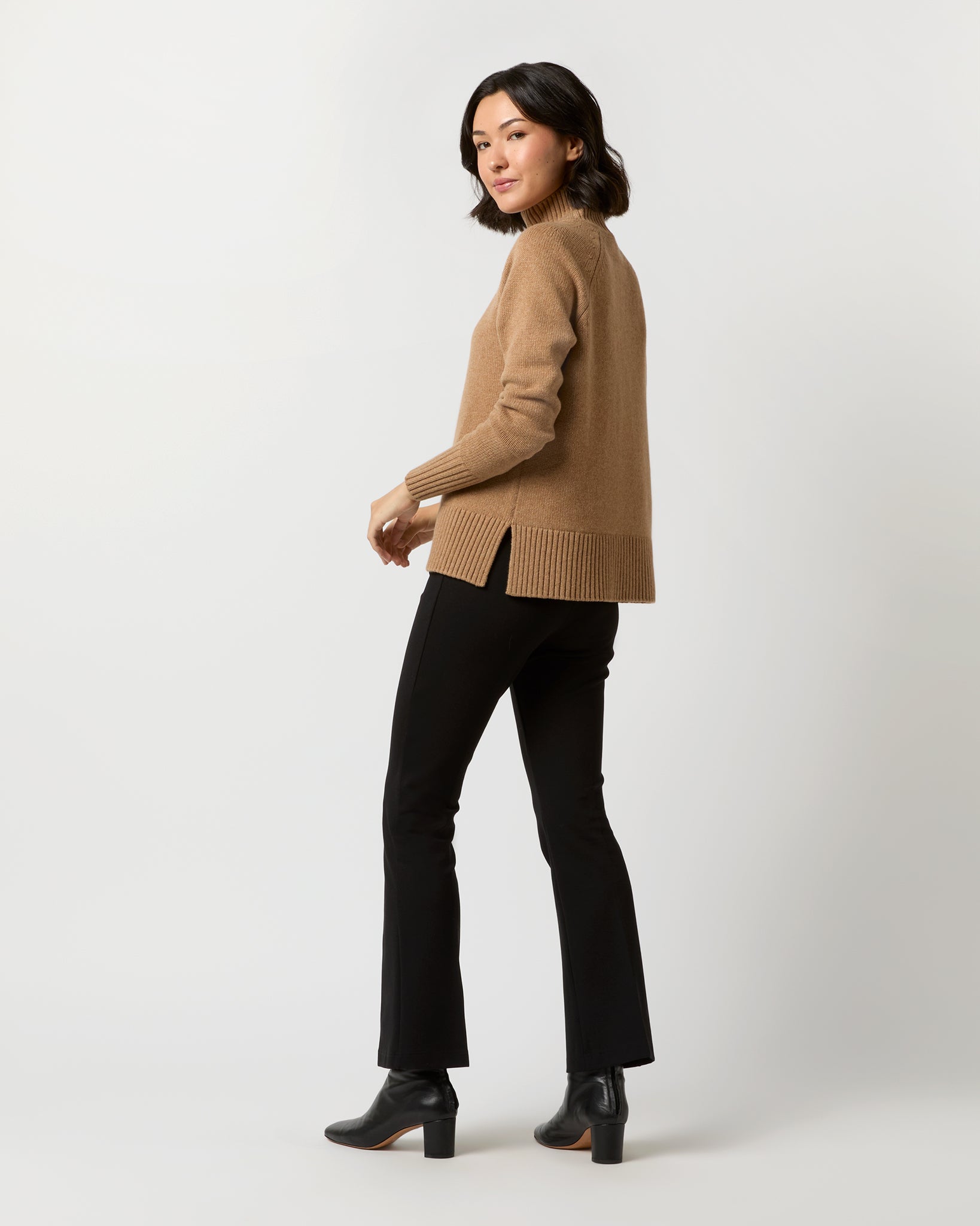 Lisette Turtleneck Sweater in Camel Cashmere