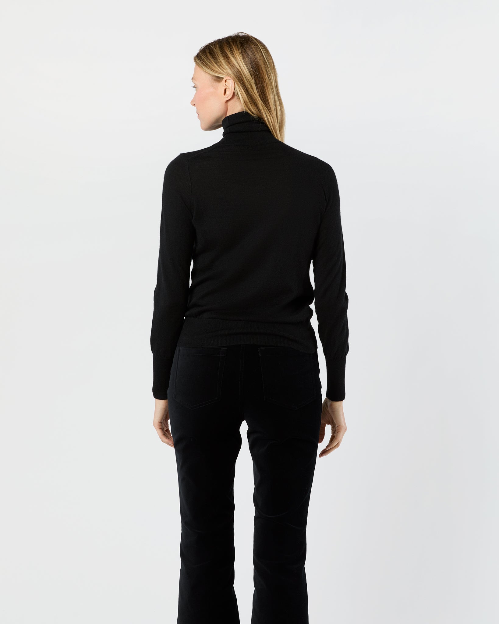 Alida Turtleneck Sweater in Black Cashmere