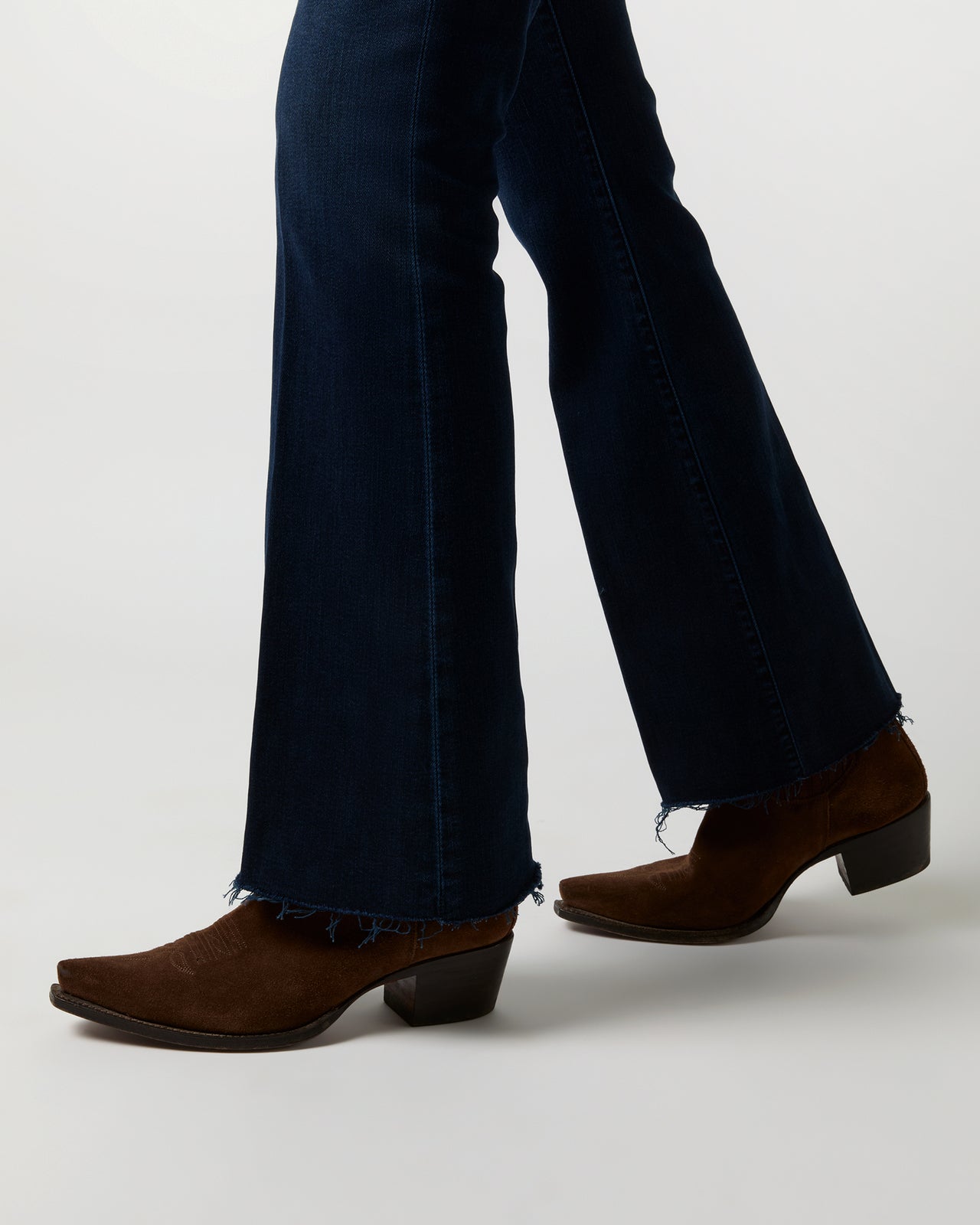 The Weekender Fray Jean in Chip On My Shoulder