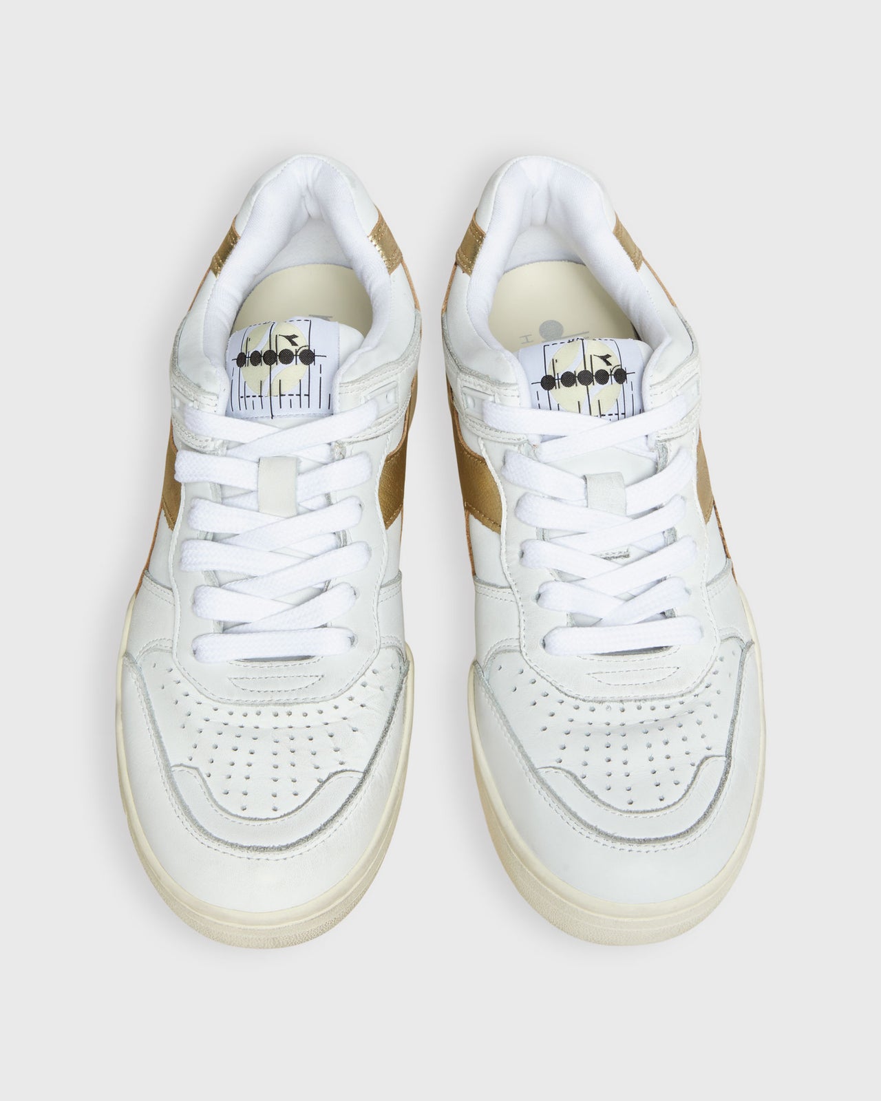 Women's B.560 Metal Sneaker in White