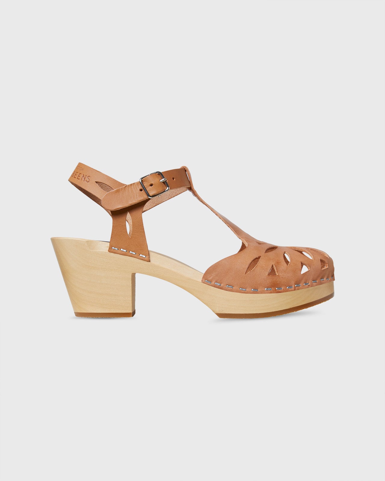 Lacy Clog Sandal in Nature