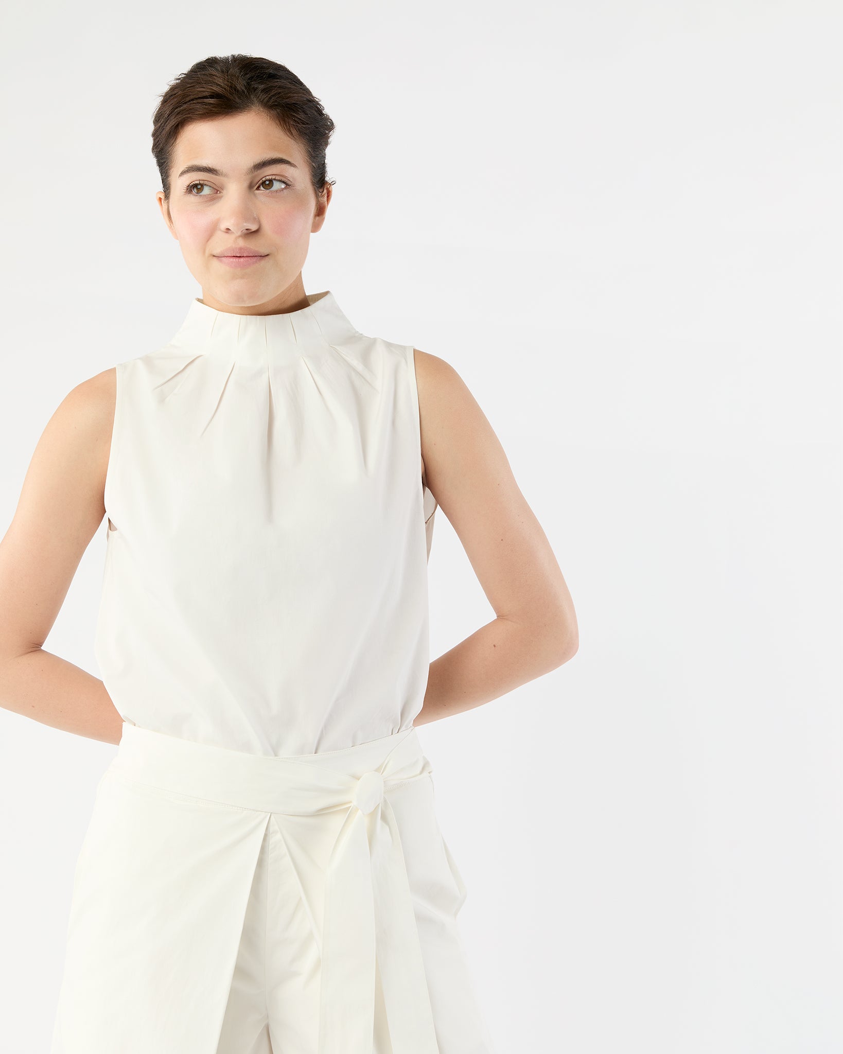 Clair Top in White Stretch Poplin