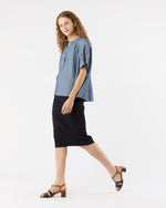Load image into Gallery viewer, Estee Top in Indigo Cotolino Chambray
