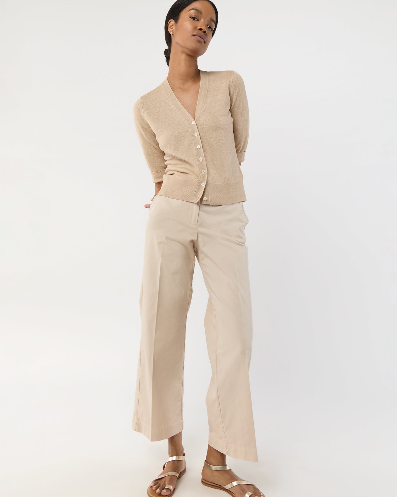 Short-Sleeved Rosie V-Neck Cardigan in Khaki Linen