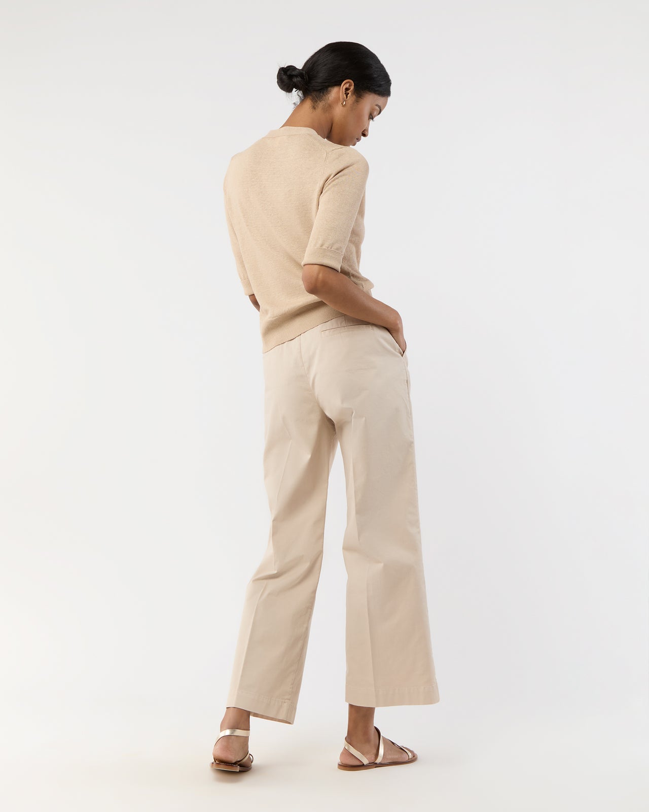 Short-Sleeved Rosie V-Neck Cardigan in Khaki Linen