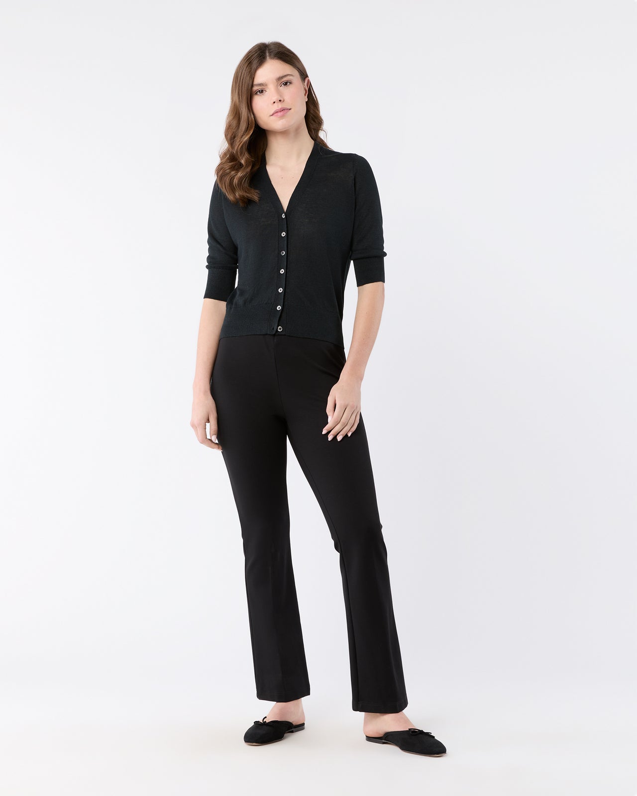 Short-Sleeved Rosie V-Neck Cardigan in Black Linen