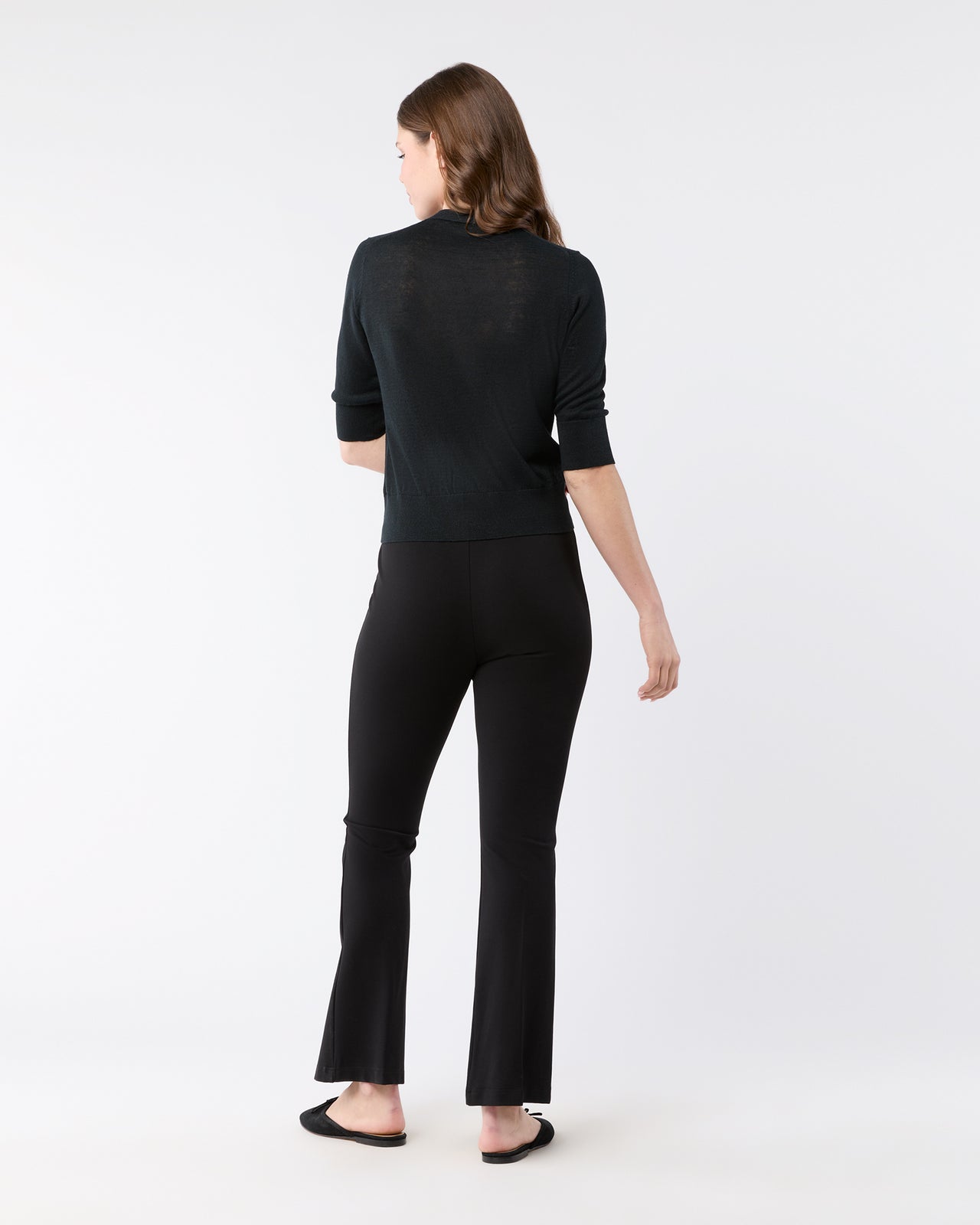 Short-Sleeved Rosie V-Neck Cardigan in Black Linen