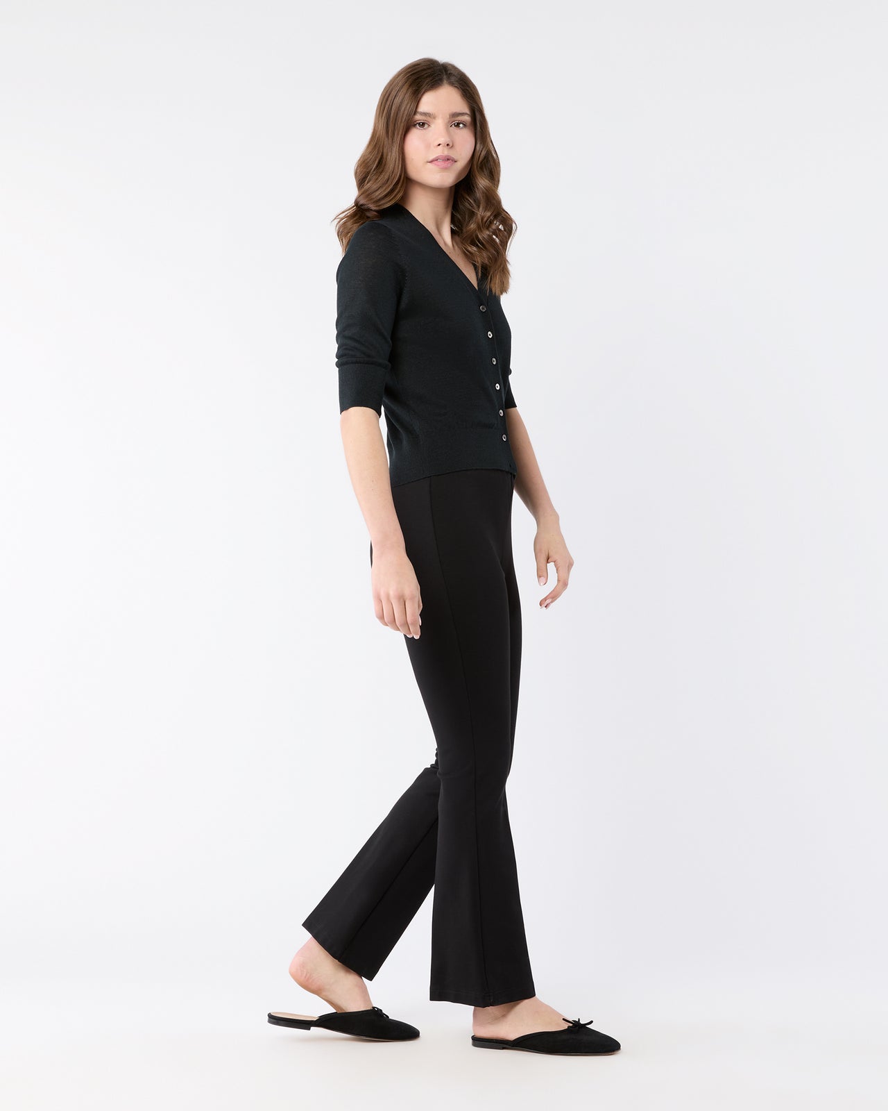 Short-Sleeved Rosie V-Neck Cardigan in Black Linen