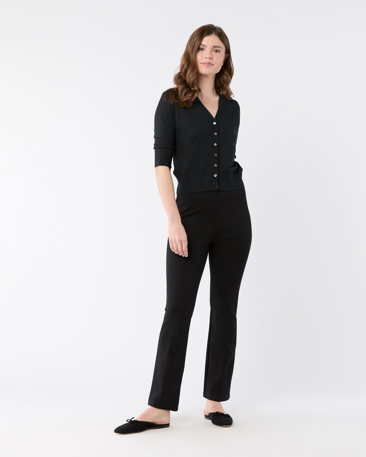 Short-Sleeved Rosie V-Neck Cardigan in Black Linen