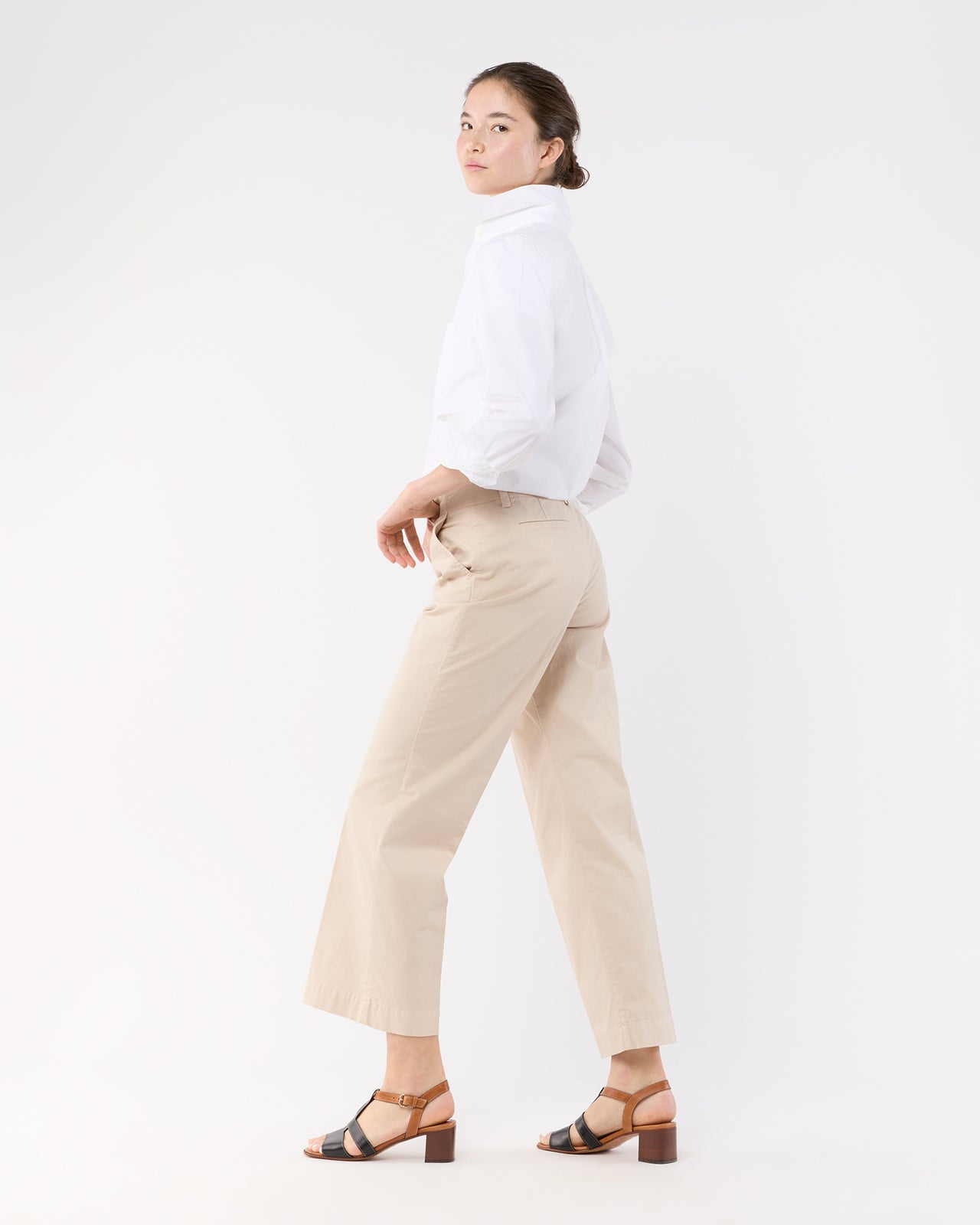 Frankie Cropped Pant in Sand Stretch Twill
