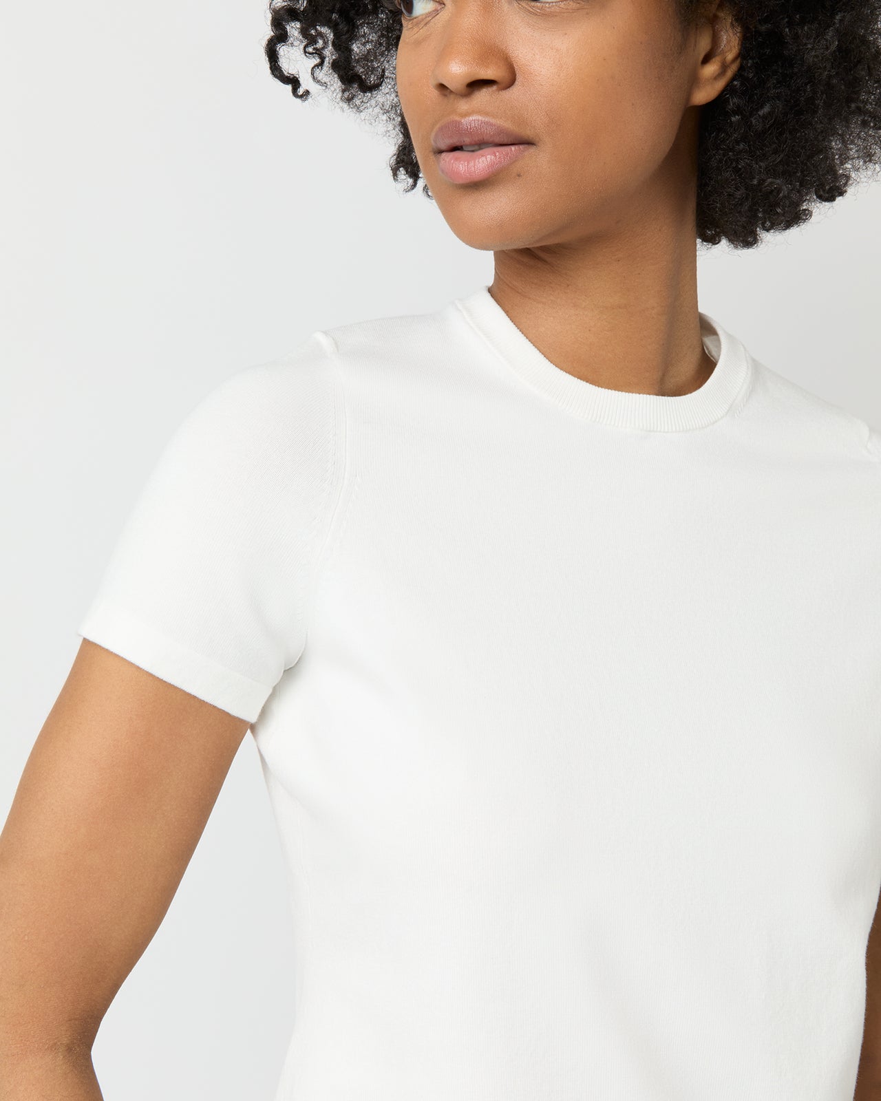 Lee Tee in Chalk Cotton