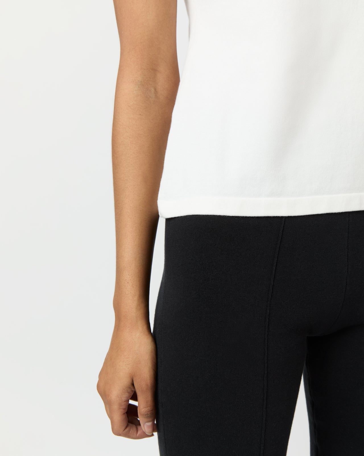 Lee Tee in Chalk Cotton