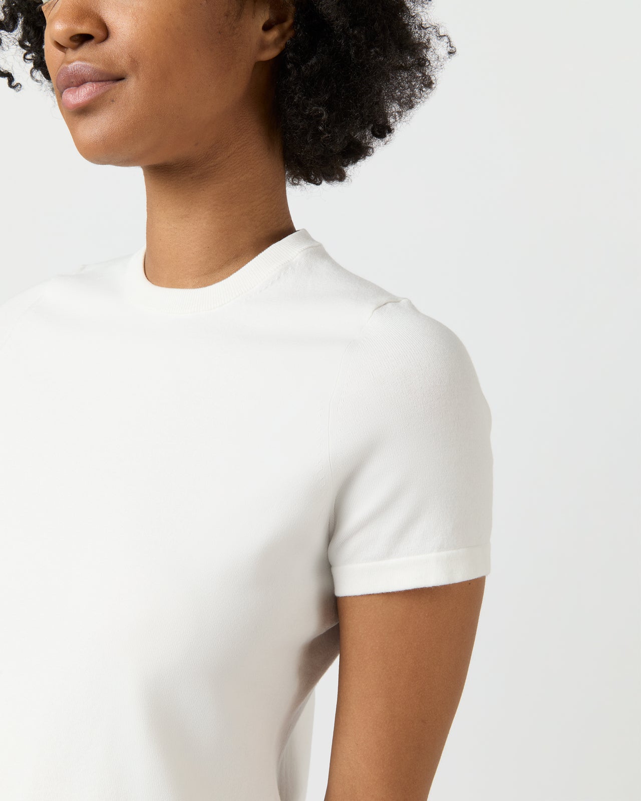 Lee Tee in Chalk Cotton