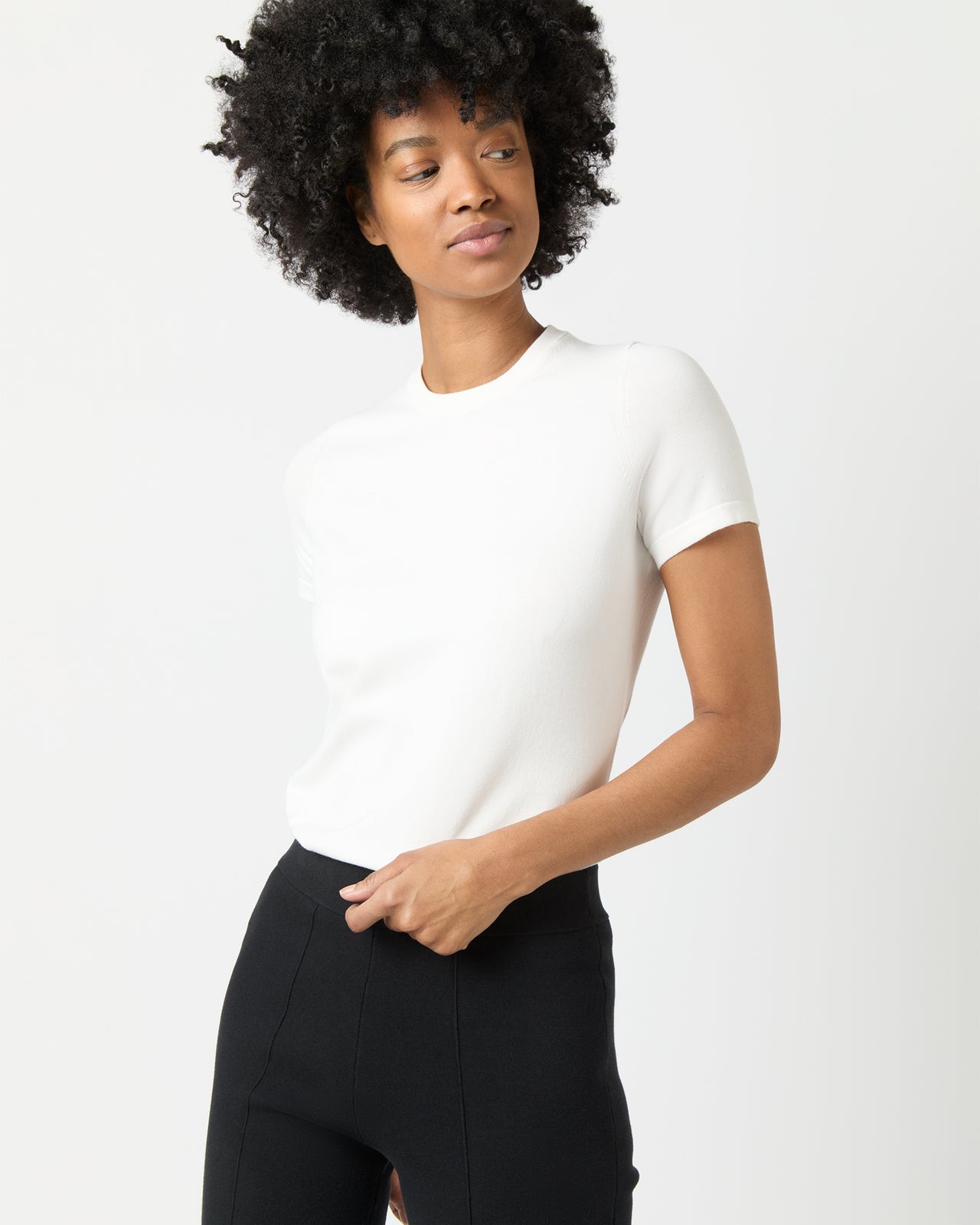 Lee Tee in Chalk Cotton