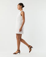 Load image into Gallery viewer, Susy Shift Dress in White Floral Chain Embroidery
