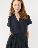 Load image into Gallery viewer, Libby Top in Navy Sahara Delave Linen
