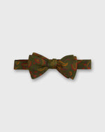 Load image into Gallery viewer, Silk Bow Tie in Green Alexander Floral
