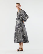 Load image into Gallery viewer, Sienna Top in Ink/Ivory Block Print Cotton Lawn
